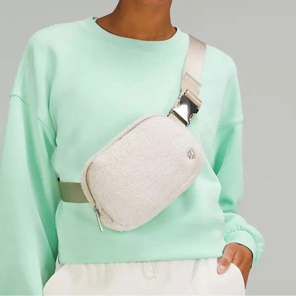 Lululemon Everywhere Fleece Belt Bag- Limited Edition